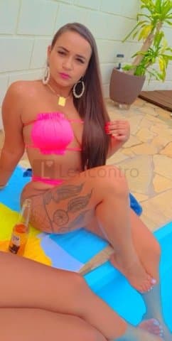 Morena linda com local e atendimento virtual 