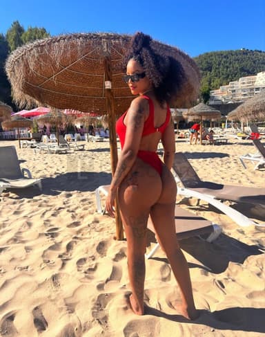 Aline Alves 
