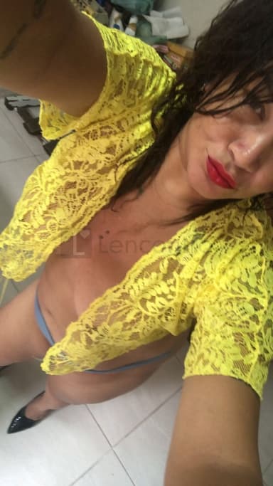 Larissa 