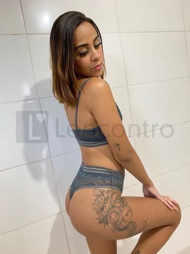 Julia Gomes 